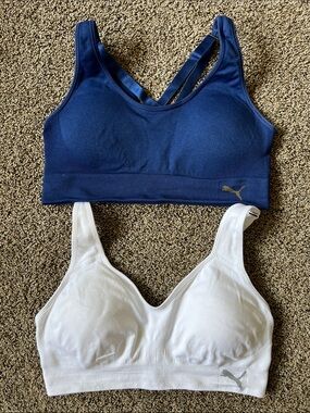 Puma Seamless Sports Bras in Navy & White Sz M lot of 2